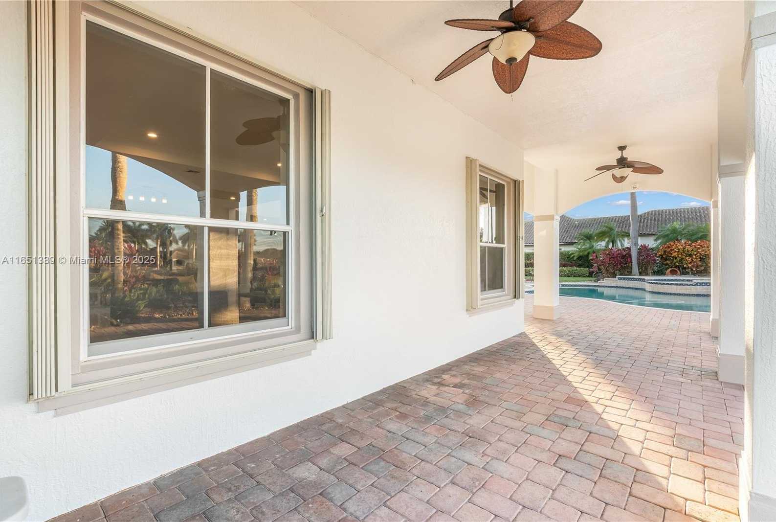 Small Image of 14403 SOUTH JOCKEY CIR S, Davie Number 50