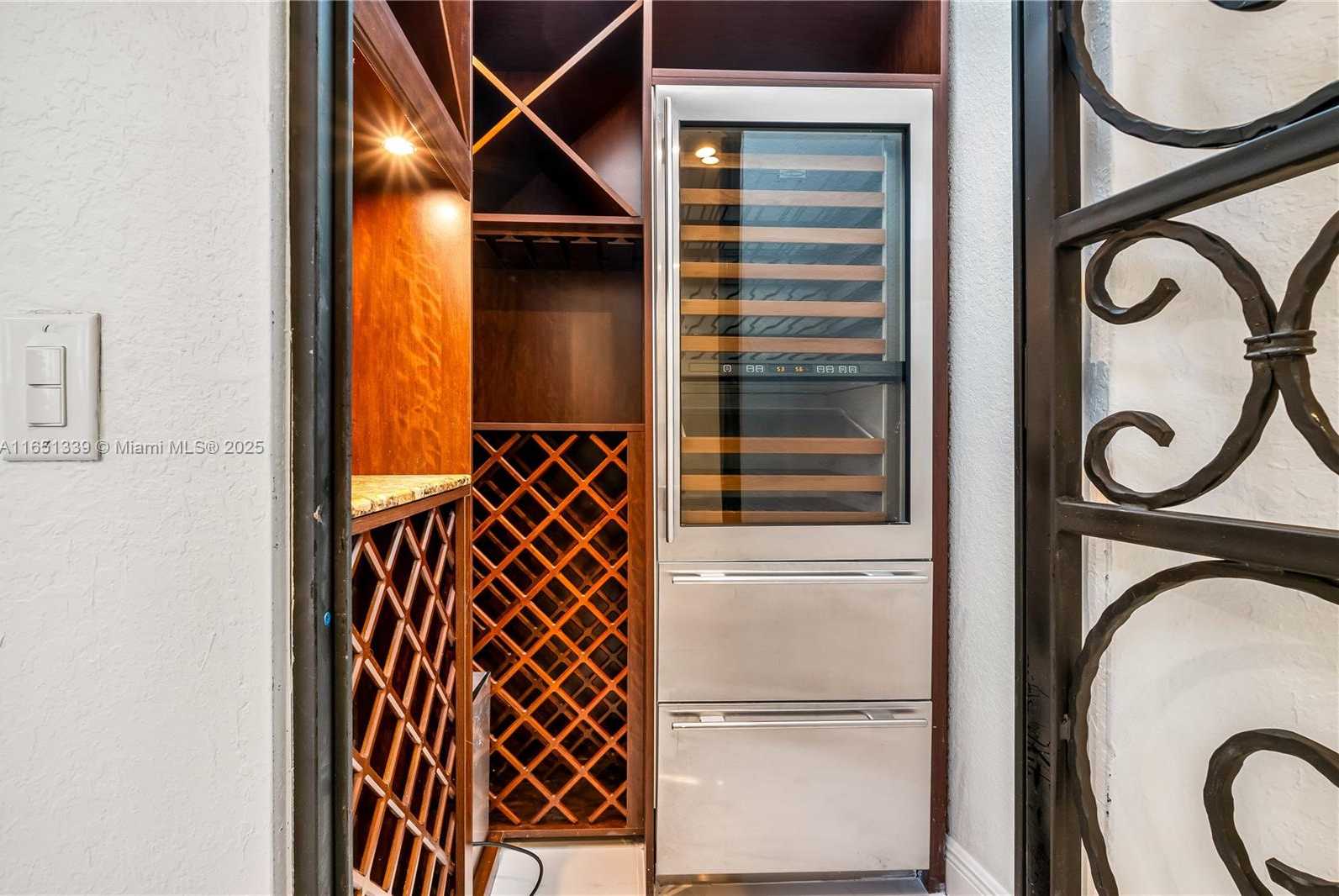 Small Image of 14403 SOUTH JOCKEY CIR S, Davie Number 67