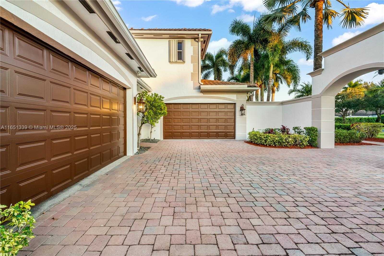 Small Image of 14403 SOUTH JOCKEY CIR S, Davie Number 70