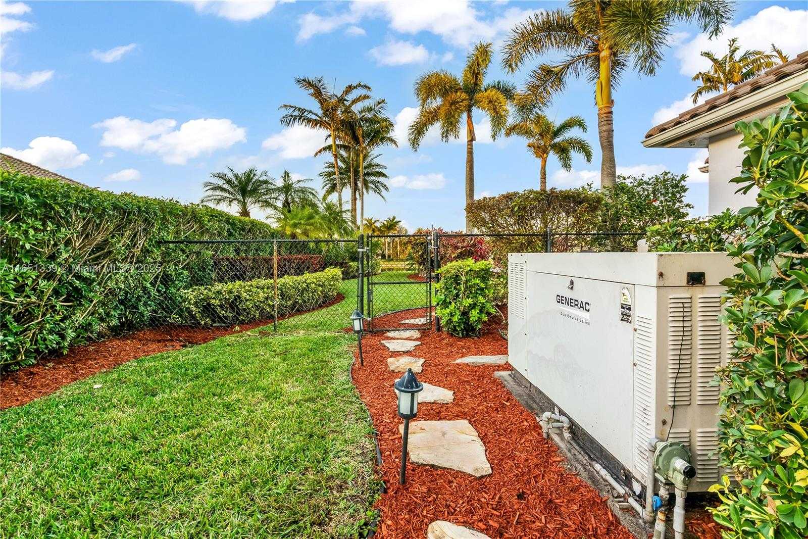Small Image of 14403 SOUTH JOCKEY CIR S, Davie Number 71