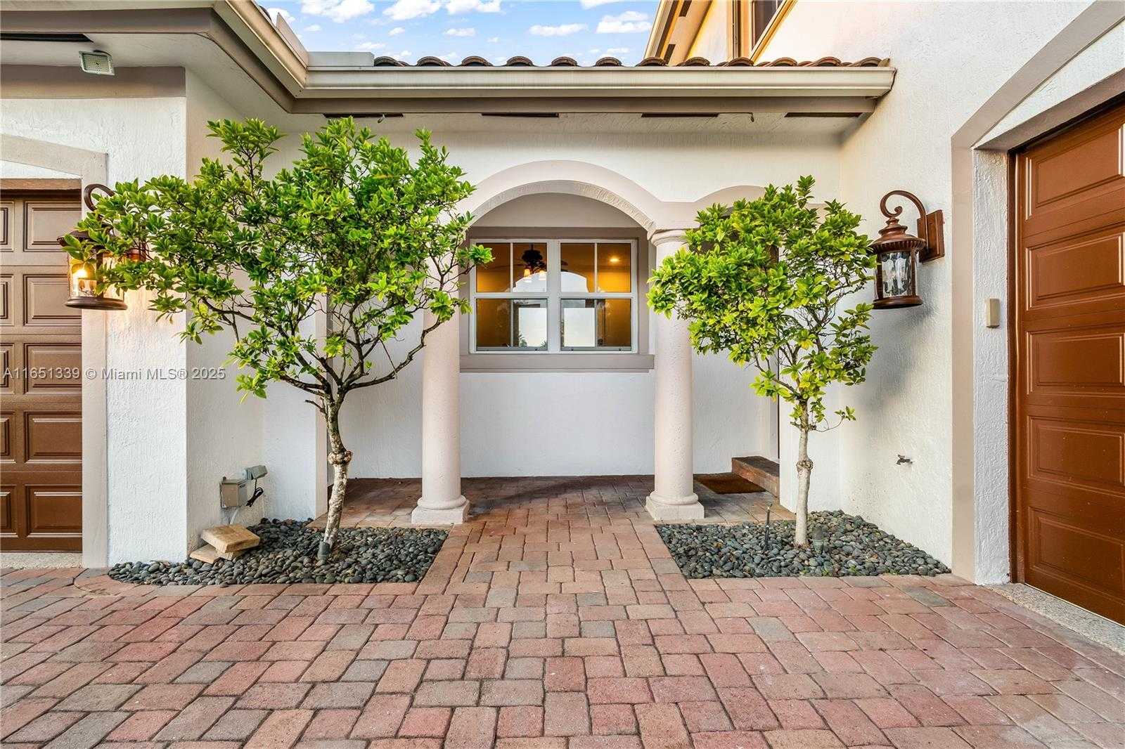 Small Image of 14403 SOUTH JOCKEY CIR S, Davie Number 72