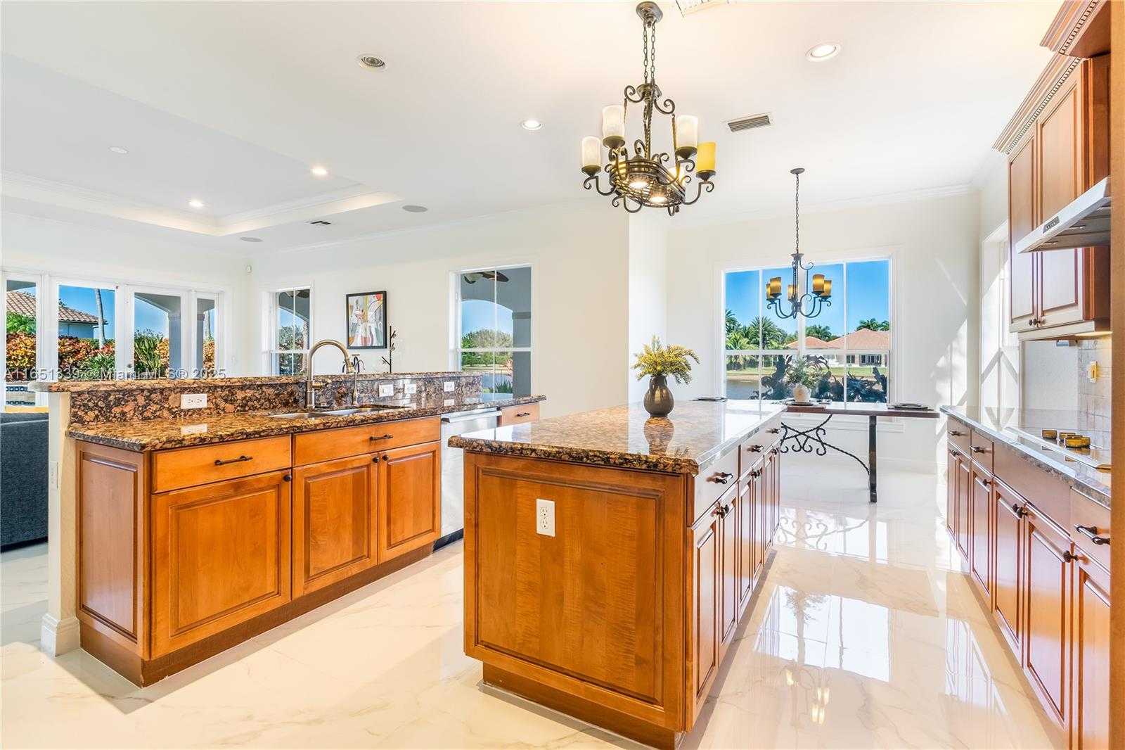 Small Image of 14403 SOUTH JOCKEY CIR S, Davie Number 79
