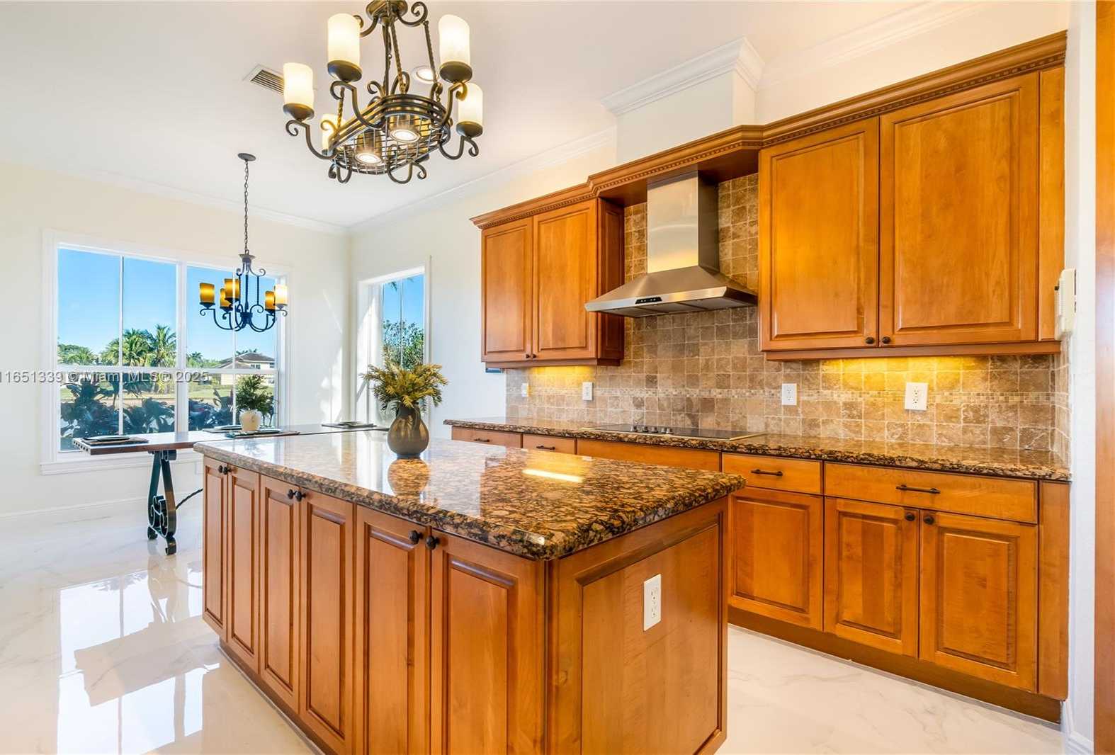 Small Image of 14403 SOUTH JOCKEY CIR S, Davie Number 80