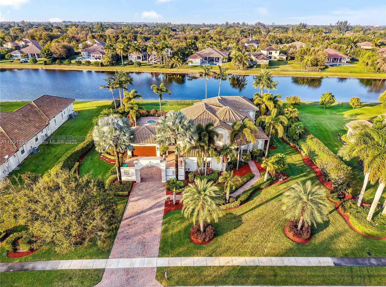 Small Image of 14403 SOUTH JOCKEY CIR S, Davie Number 85