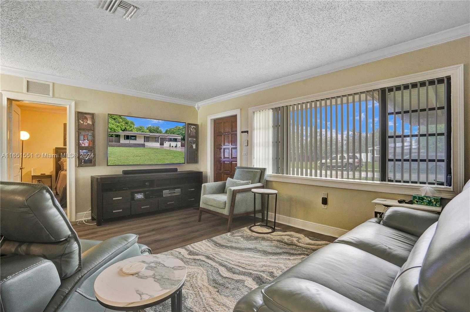 Small Image of 770 NORTH WEST 175TH DR, Miami Gardens Number 2