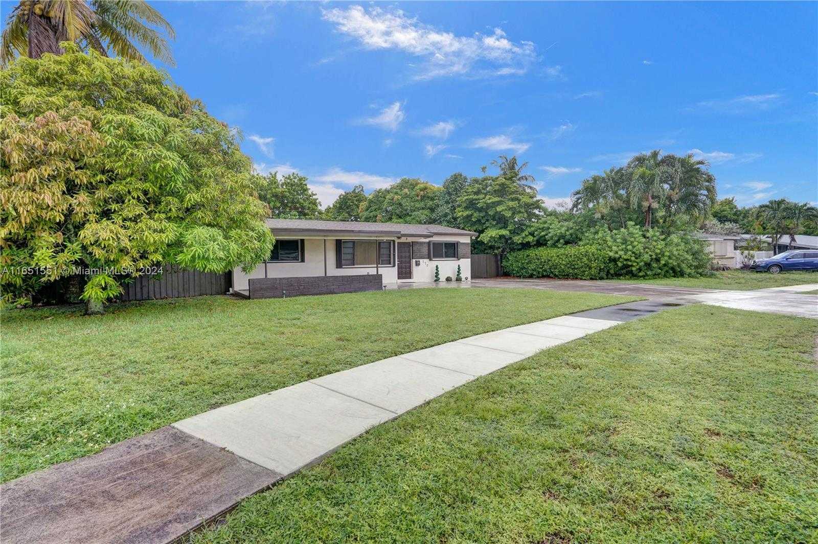 Small Image of 770 NORTH WEST 175TH DR, Miami Gardens Number 45