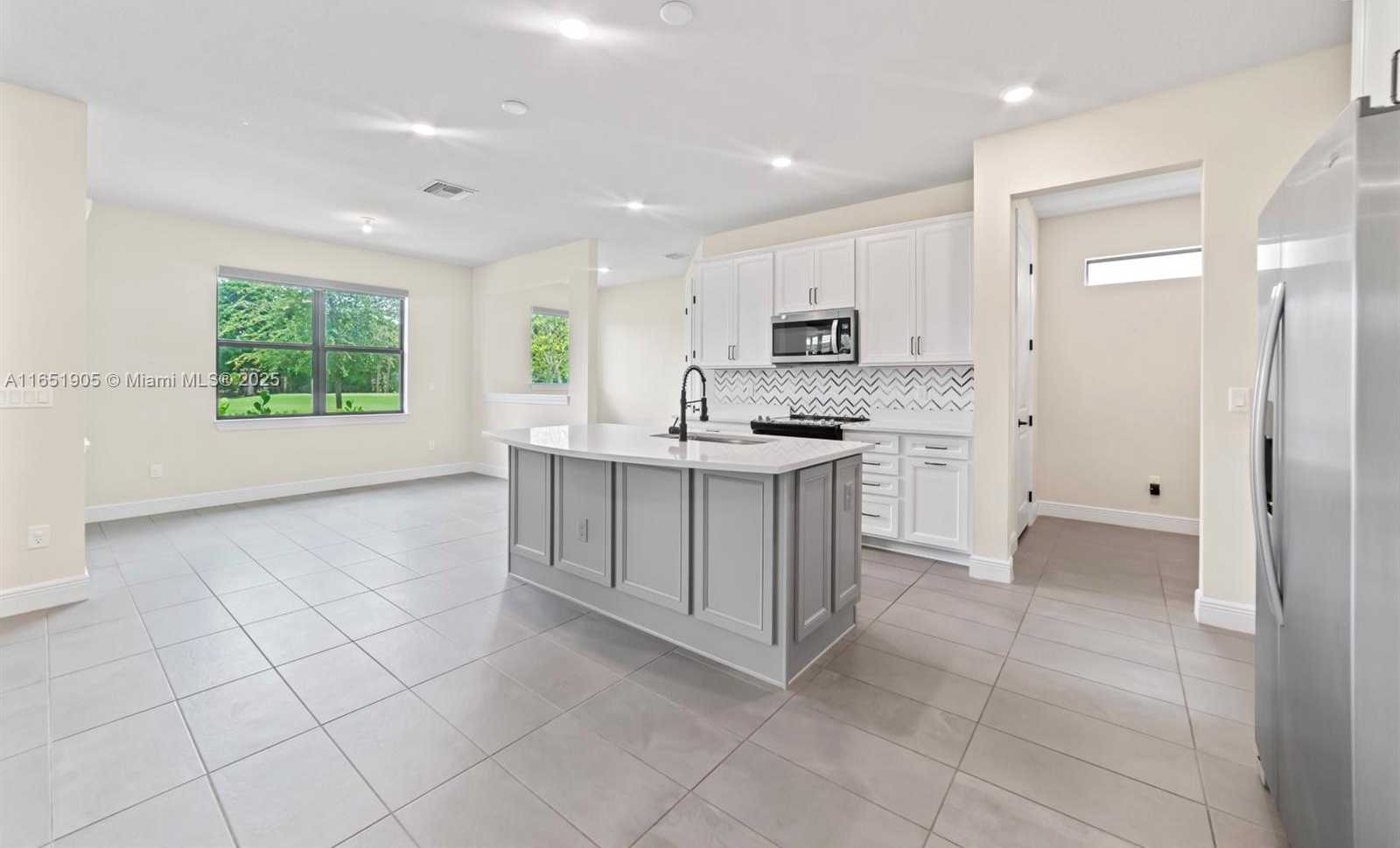 Small Image of 8123 NORTH WEST 78TH ST, Tamarac Number 22