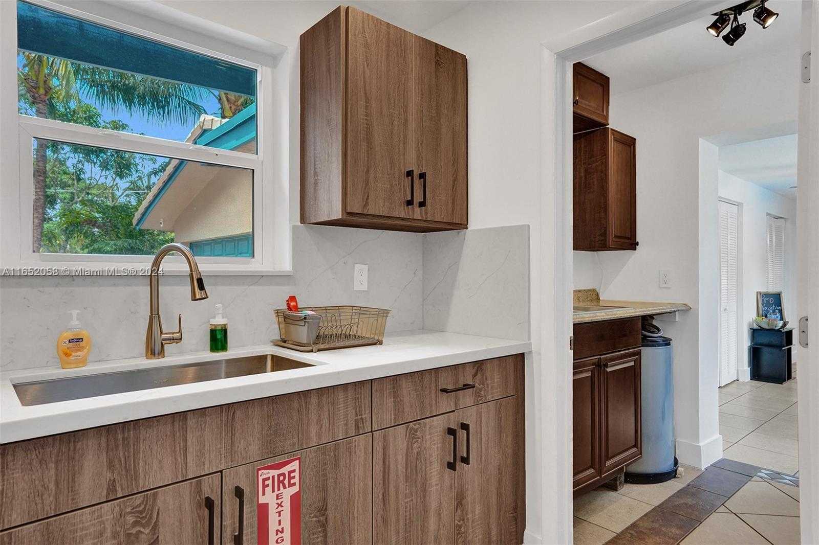 Small Image of 2320 SOUTH WEST 36TH AVE, Fort Lauderdale Number 12