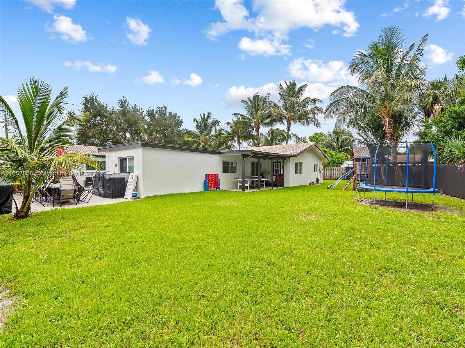 Small Image of 2320 SOUTH WEST 36TH AVE, Fort Lauderdale Number 32