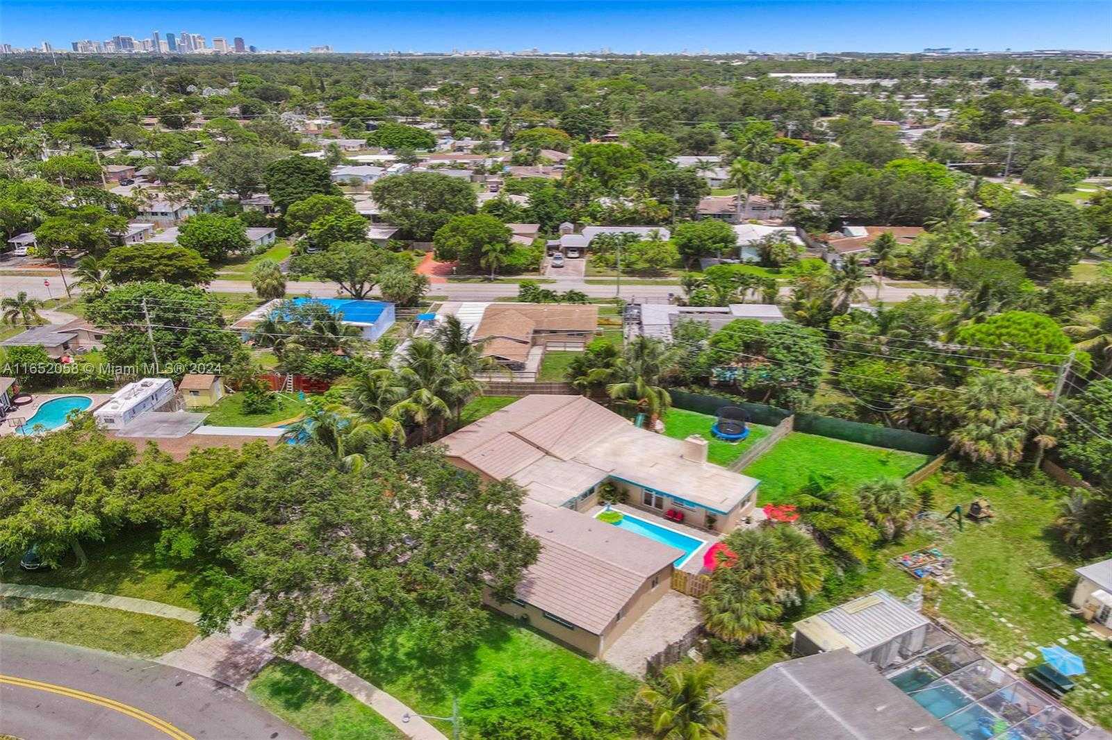Small Image of 2320 SOUTH WEST 36TH AVE, Fort Lauderdale Number 37