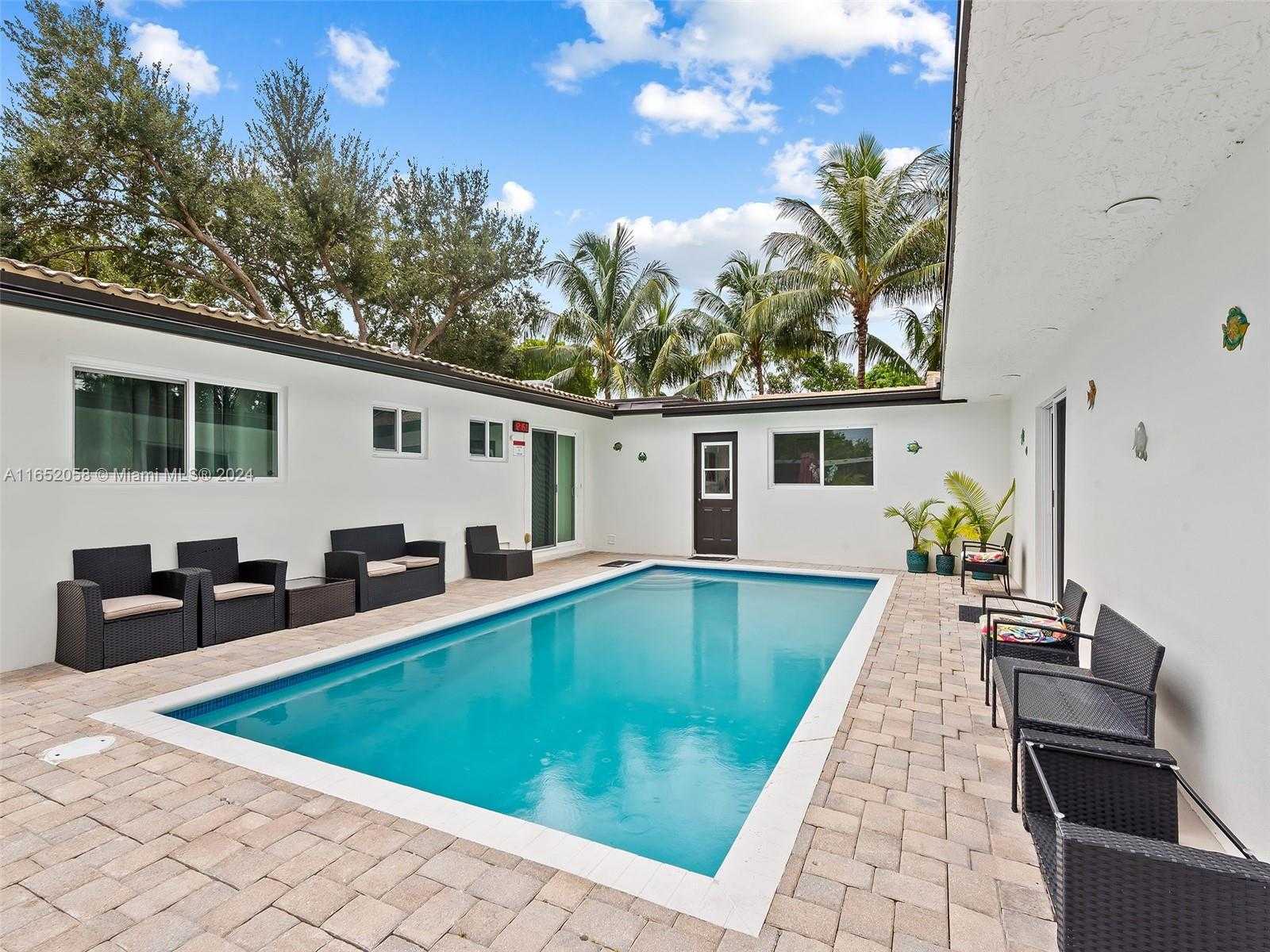 Small Image of 2320 SOUTH WEST 36TH AVE, Fort Lauderdale Number 4