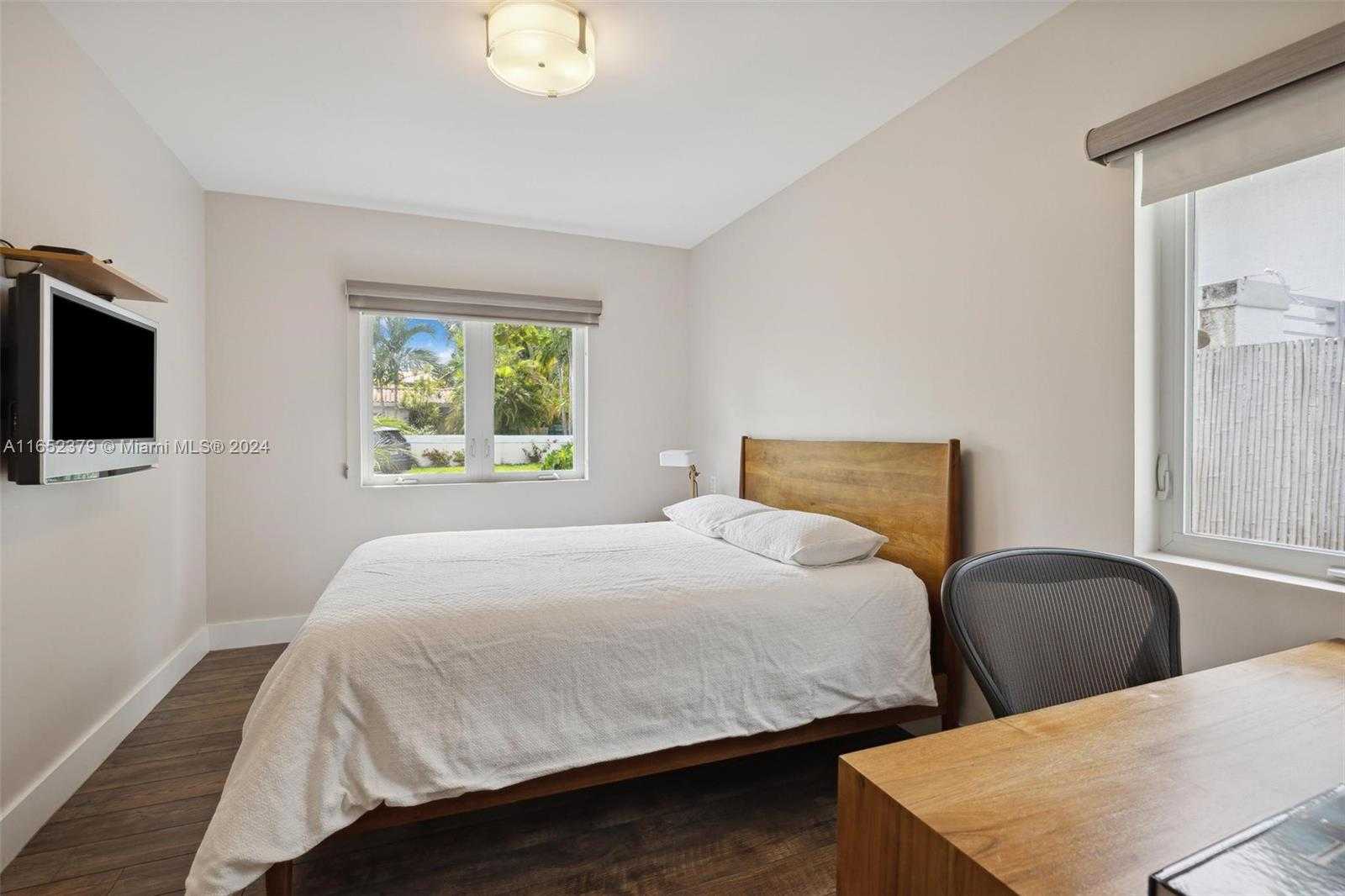 Small Image of 670 ALLENDALE RD, Key Biscayne Number 35
