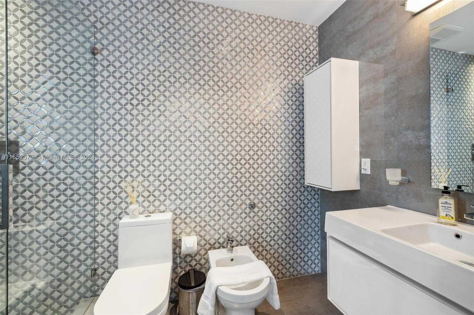 Small Image of 670 ALLENDALE RD, Key Biscayne Number 40
