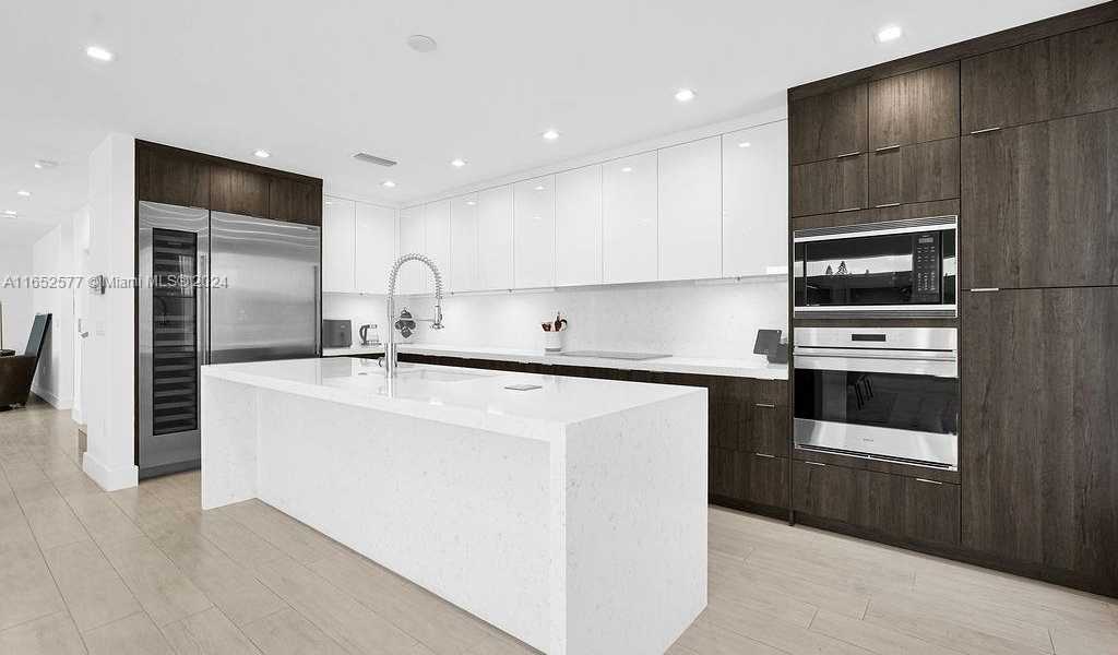 Small Image of 348 DESOTO ST, Hollywood Number 11