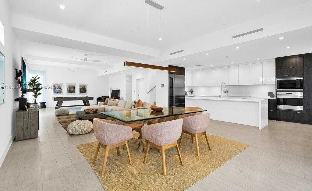 Small Image of 348 DESOTO ST, Hollywood Number 16