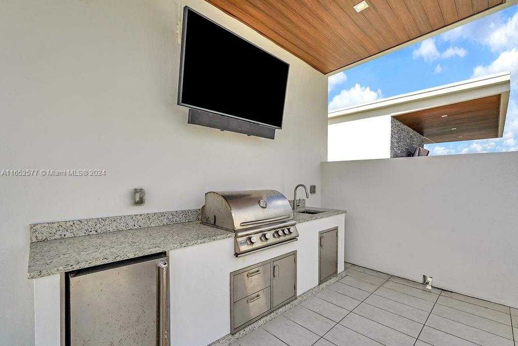 Small Image of 348 DESOTO ST, Hollywood Number 26