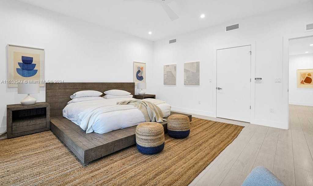 Small Image of 348 DESOTO ST, Hollywood Number 30