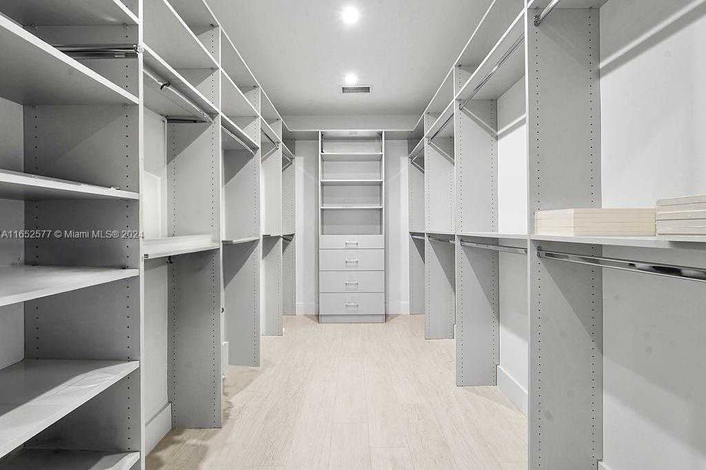 Small Image of 348 DESOTO ST, Hollywood Number 33