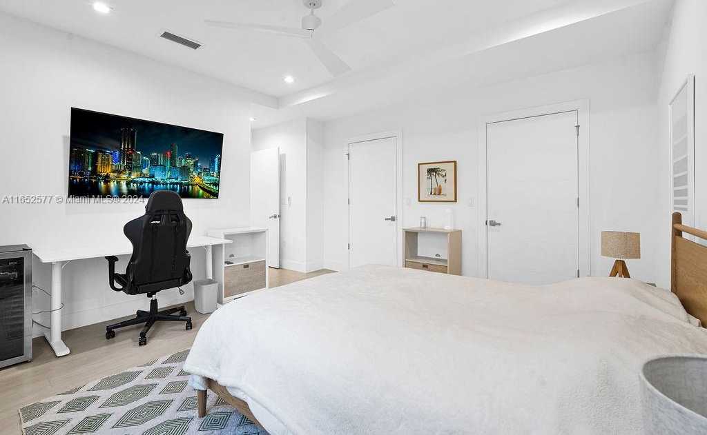 Small Image of 348 DESOTO ST, Hollywood Number 40
