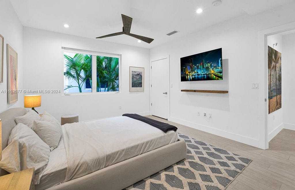 Small Image of 348 DESOTO ST, Hollywood Number 46