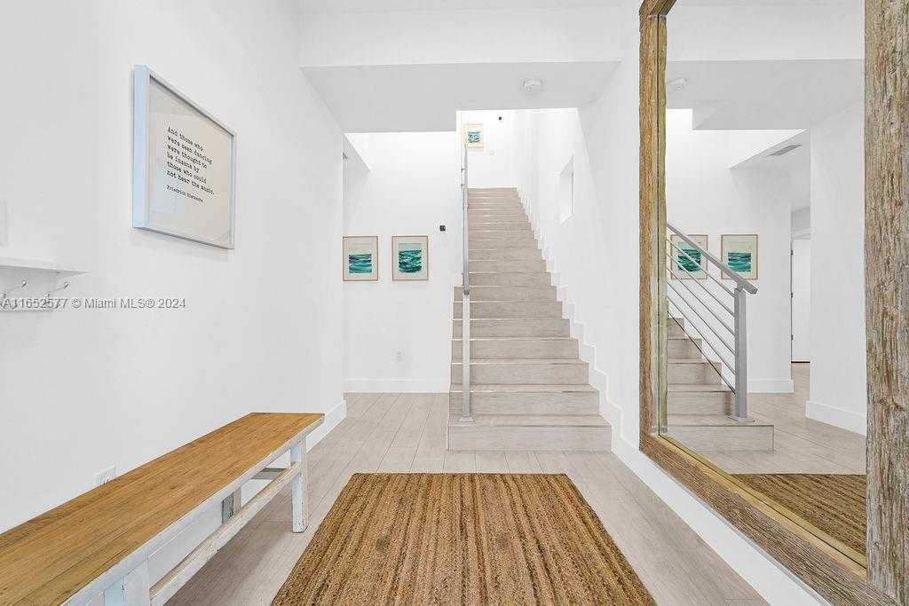 Small Image of 348 DESOTO ST, Hollywood Number 7