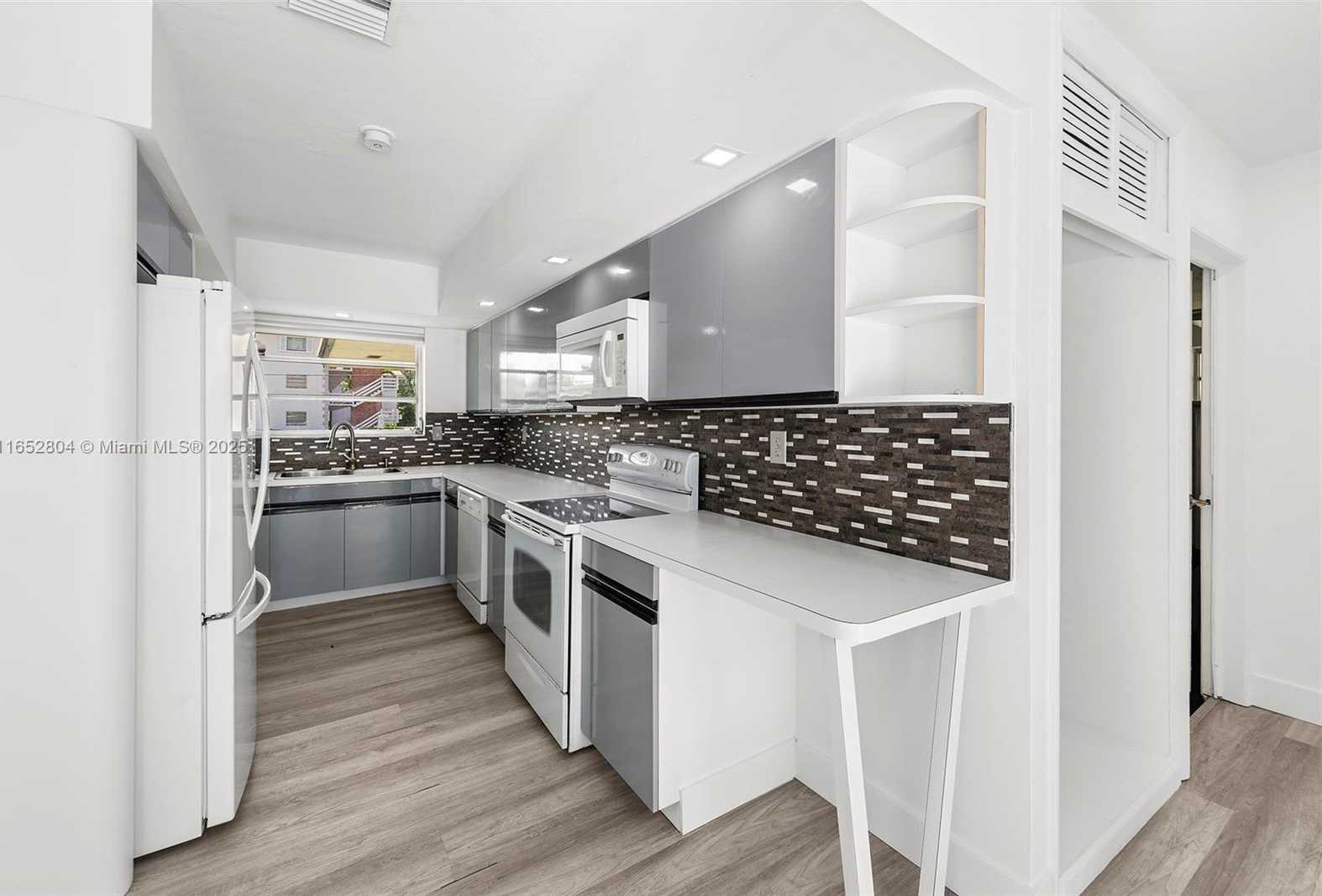Small Image of 661 LAYNE BLVD, Hallandale Beach Number 18