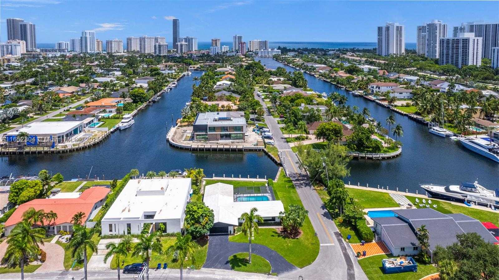 Small Image of 661 LAYNE BLVD, Hallandale Beach Number 6