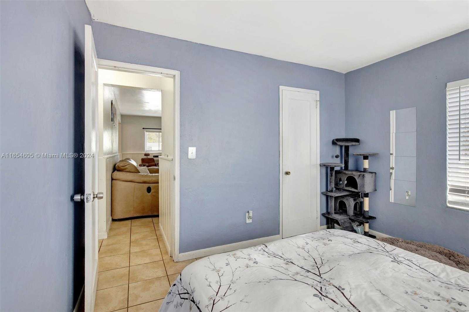 Small Image of 380 EAST 45 ST, Hialeah Number 14