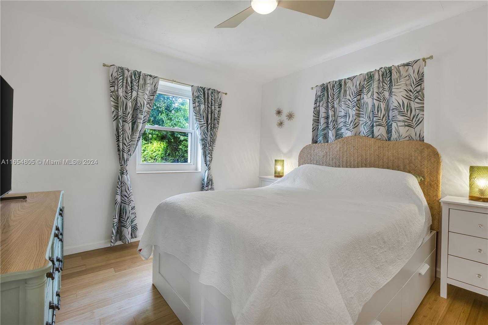 Small Image of 1539 FUNSTON ST, Hollywood Number 34