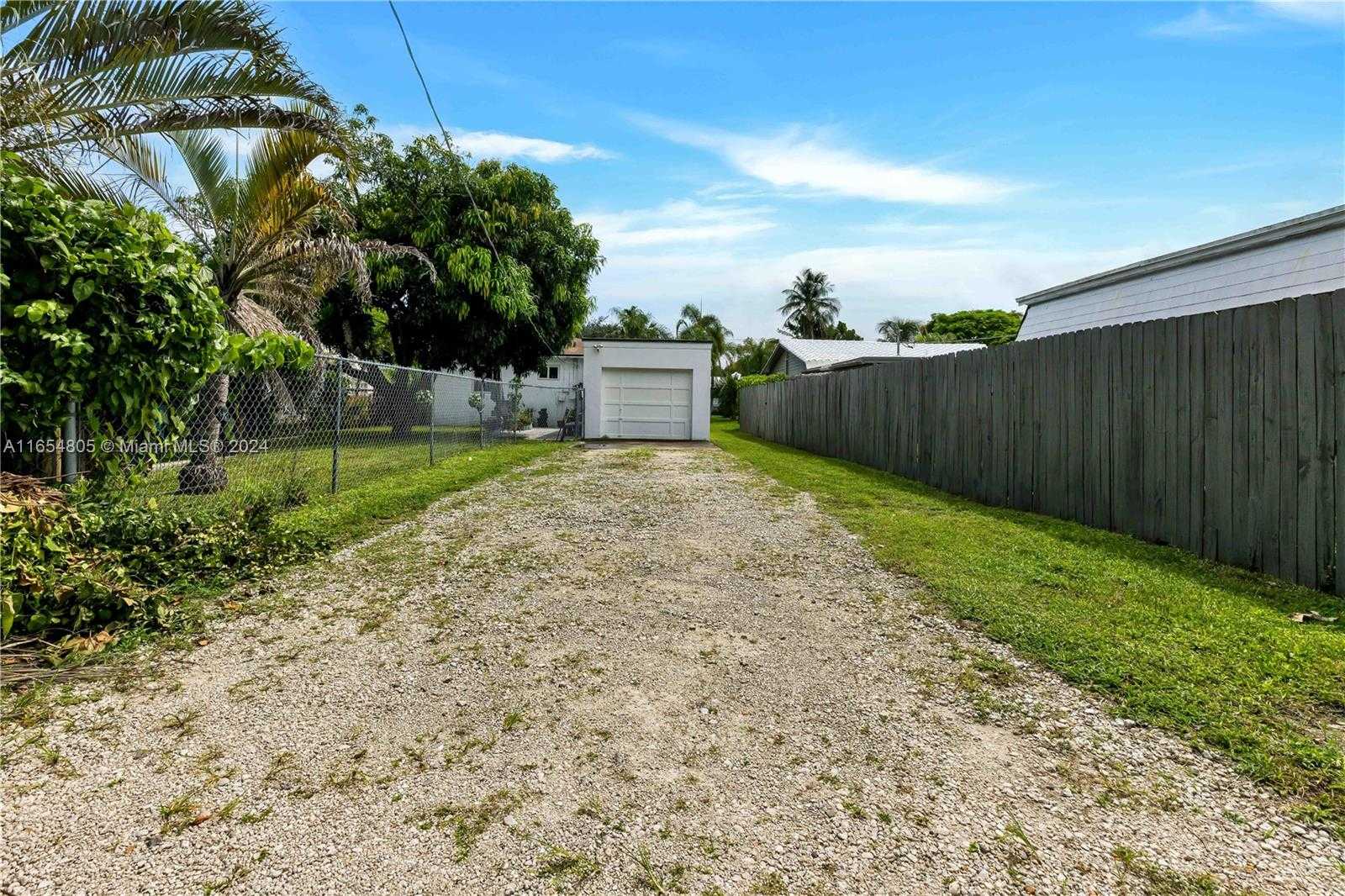 Small Image of 1539 FUNSTON ST, Hollywood Number 44