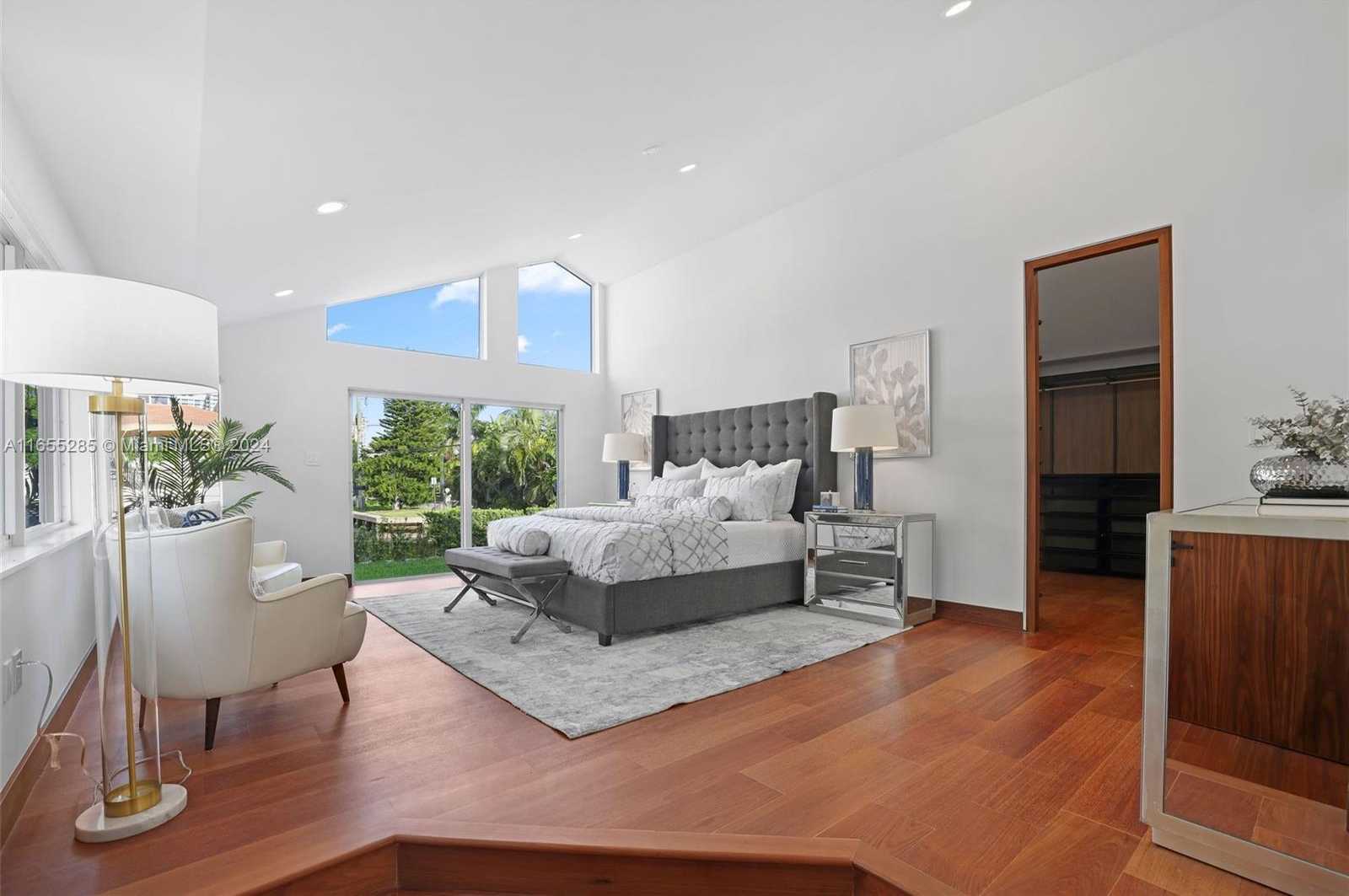 Small Image of 543 HIBISCUS DR, Hallandale Beach Number 23