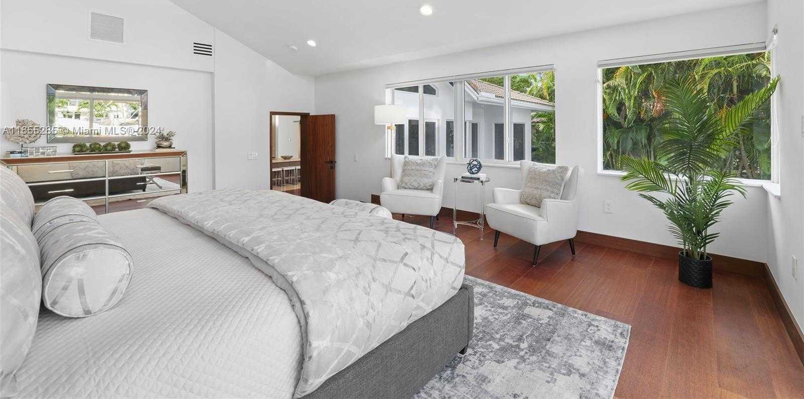 Small Image of 543 HIBISCUS DR, Hallandale Beach Number 26