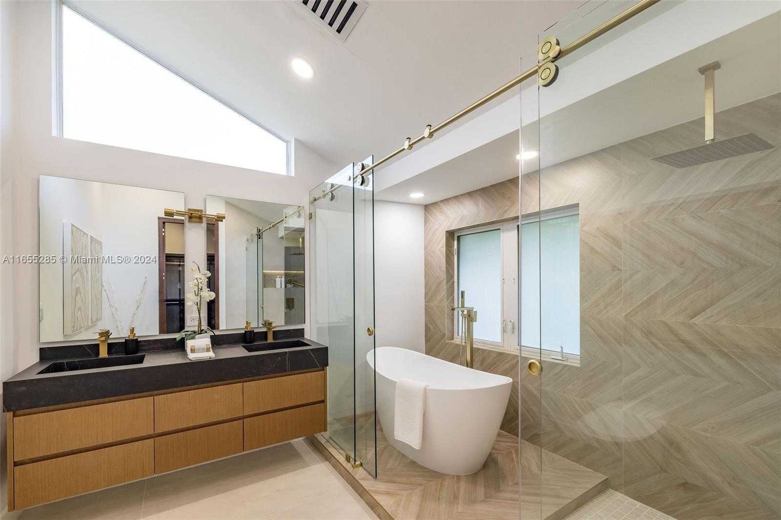 Small Image of 543 HIBISCUS DR, Hallandale Beach Number 29