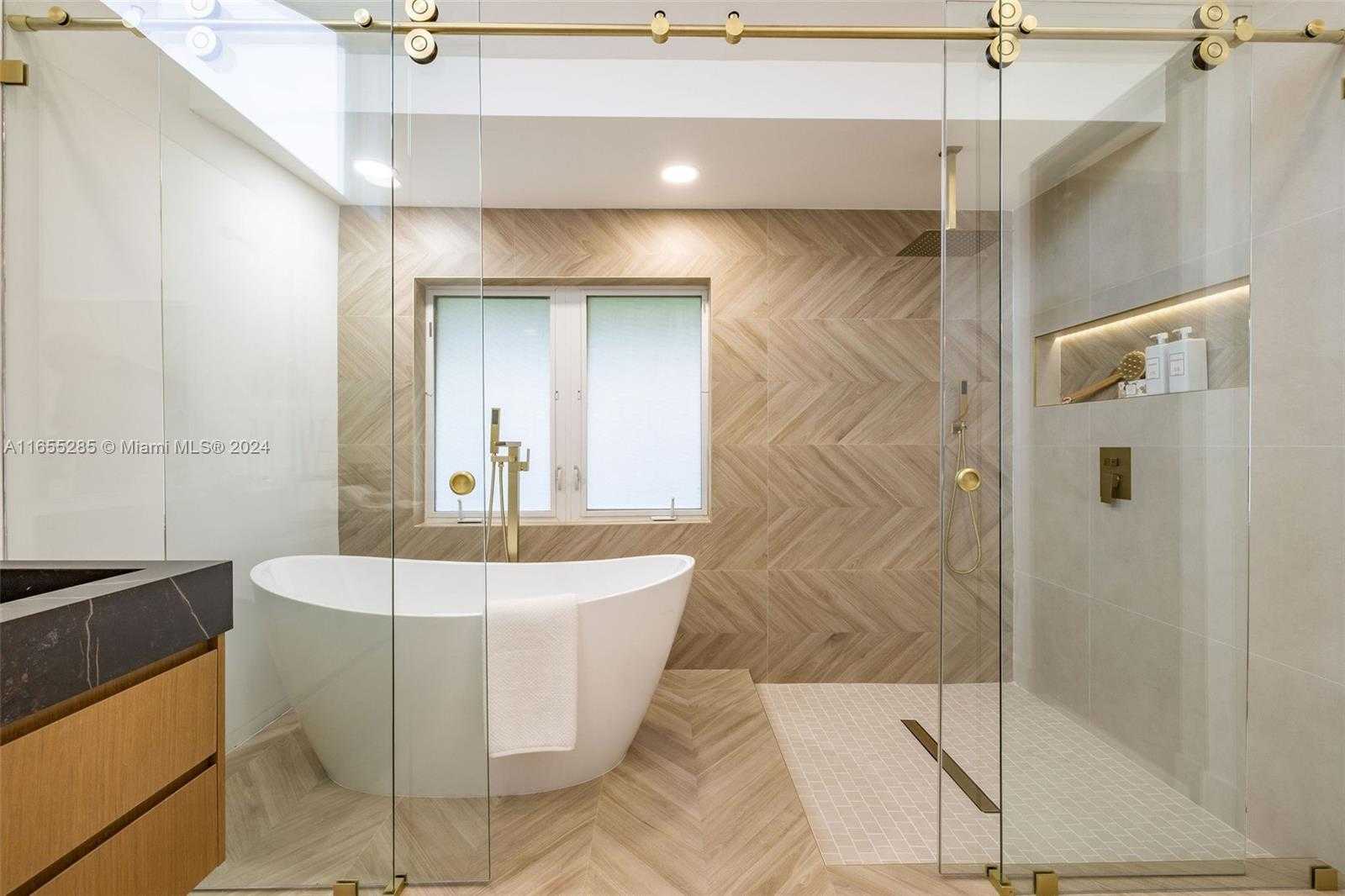 Small Image of 543 HIBISCUS DR, Hallandale Beach Number 30