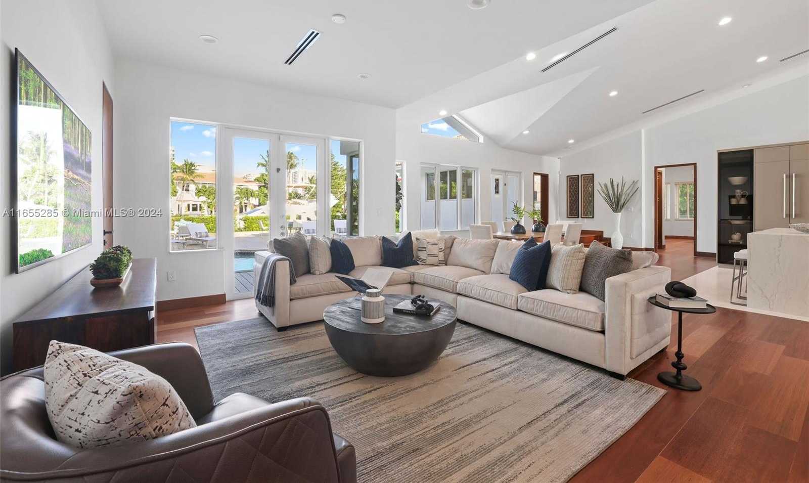 Small Image of 543 HIBISCUS DR, Hallandale Beach Number 31