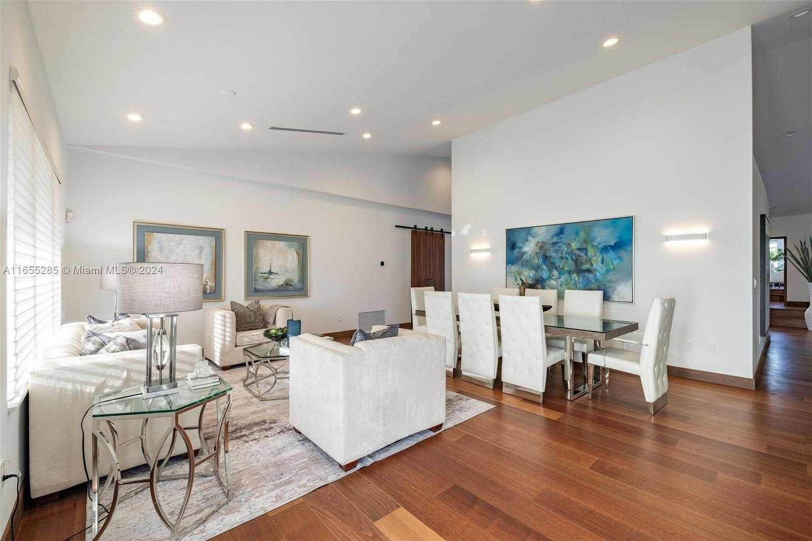 Small Image of 543 HIBISCUS DR, Hallandale Beach Number 4