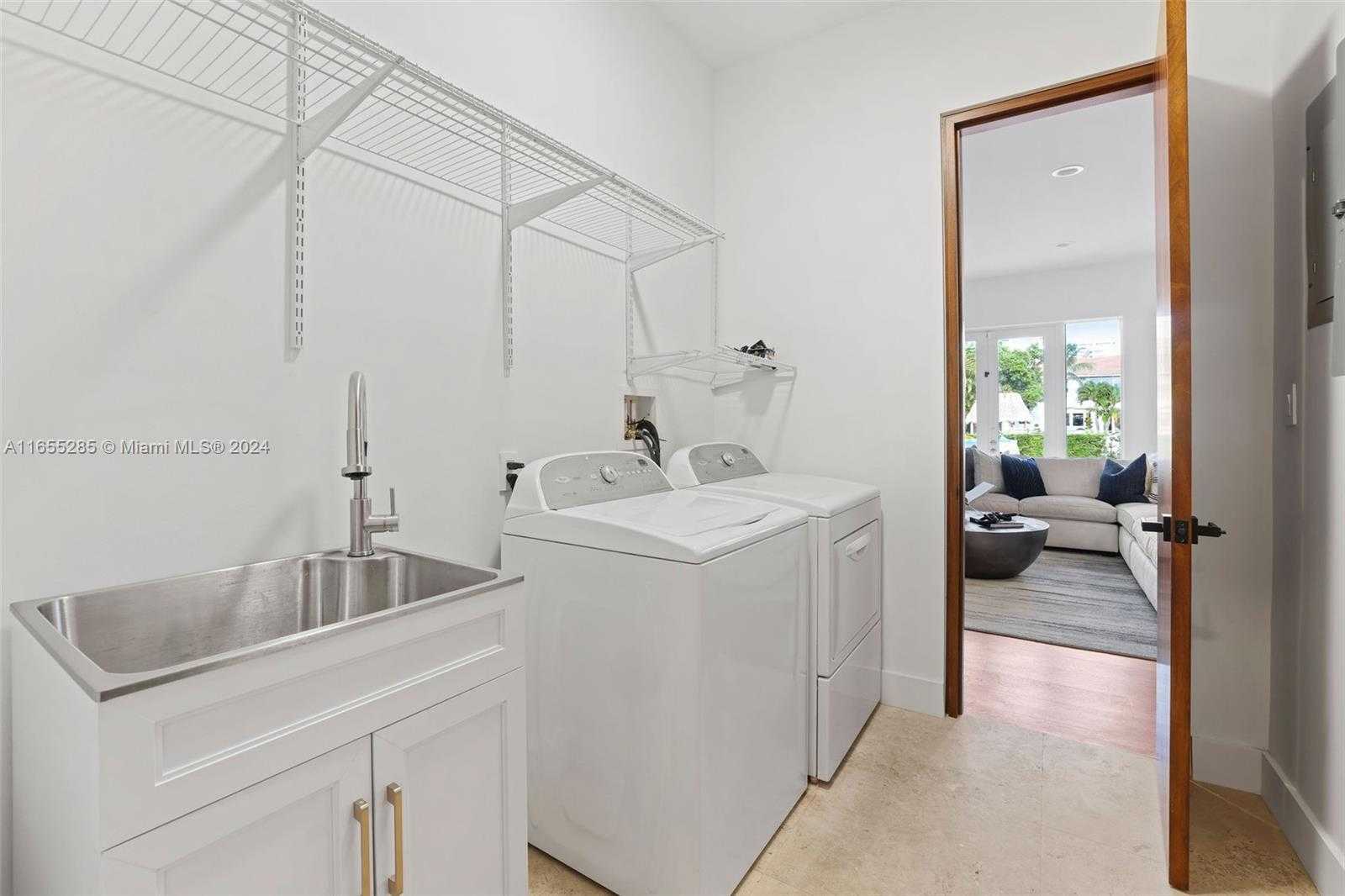 Small Image of 543 HIBISCUS DR, Hallandale Beach Number 42