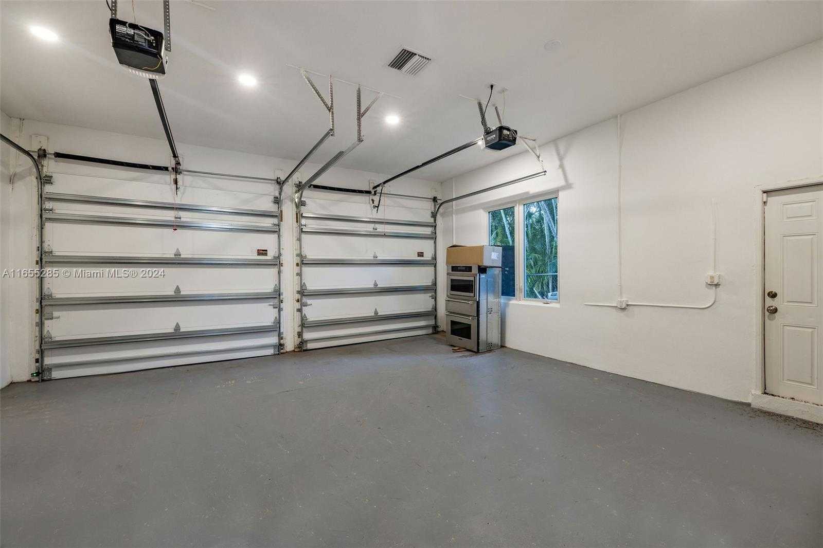 Small Image of 543 HIBISCUS DR, Hallandale Beach Number 43