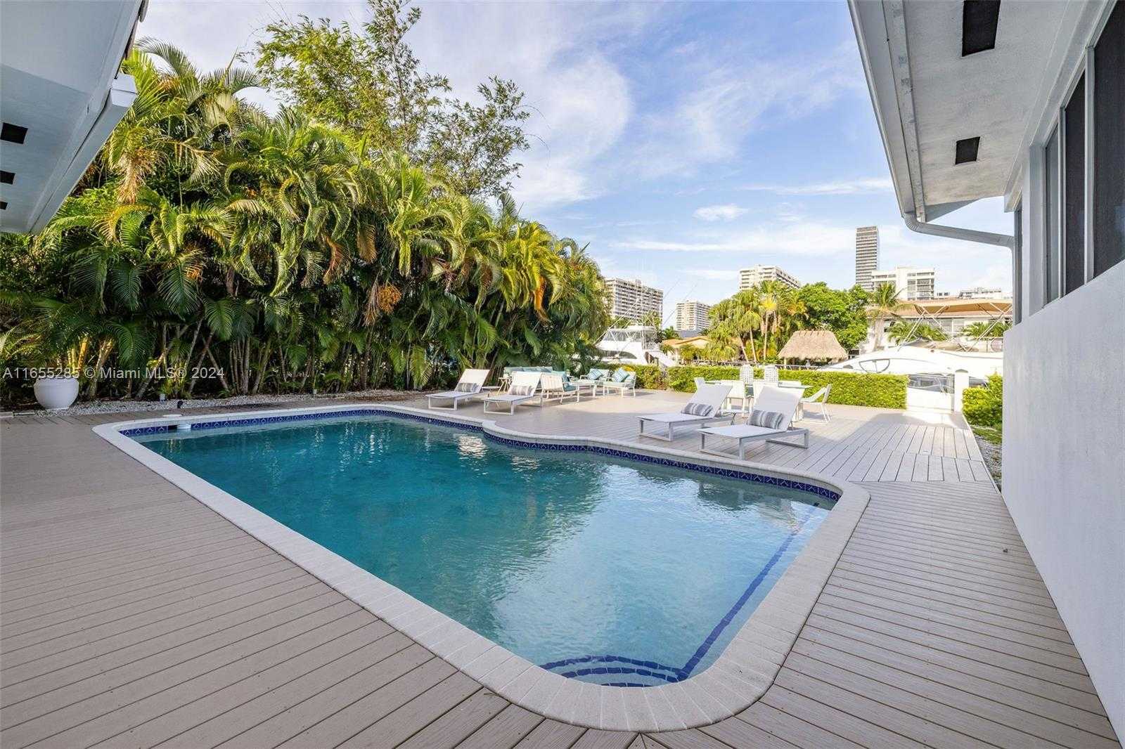 Small Image of 543 HIBISCUS DR, Hallandale Beach Number 44