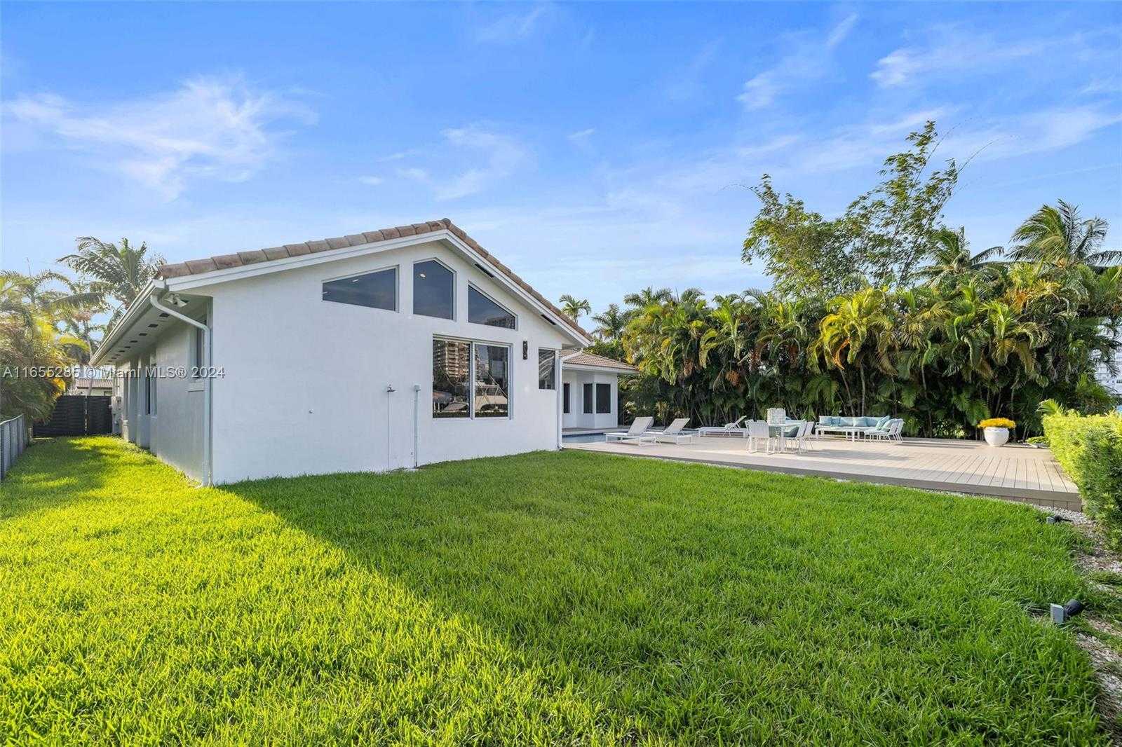 Small Image of 543 HIBISCUS DR, Hallandale Beach Number 51