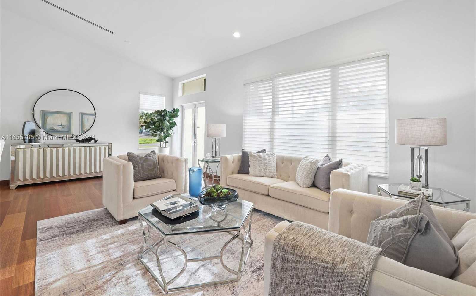 Small Image of 543 HIBISCUS DR, Hallandale Beach Number 6