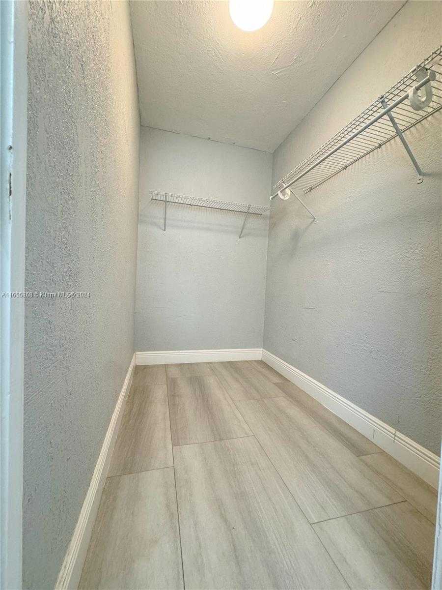 Imagen de Pequeño Objeto