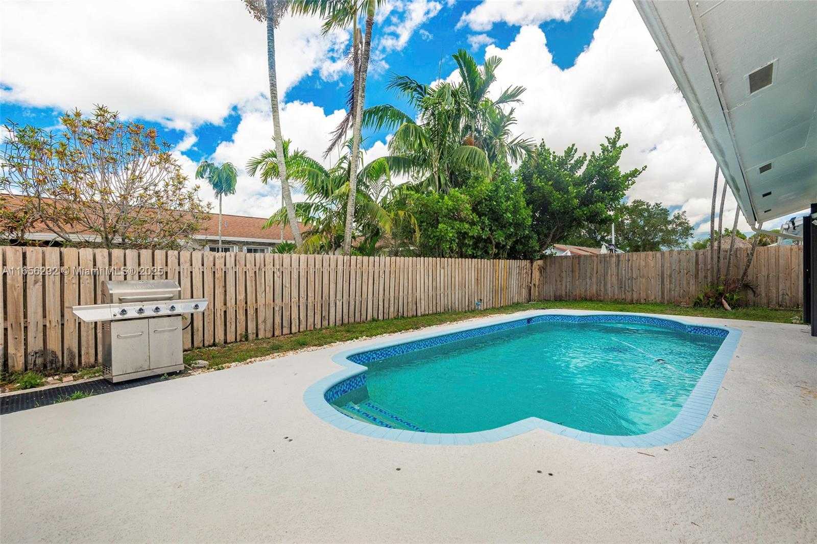 Small Image of 11533 SOUTH WEST 59TH CT, Cooper City Number 2