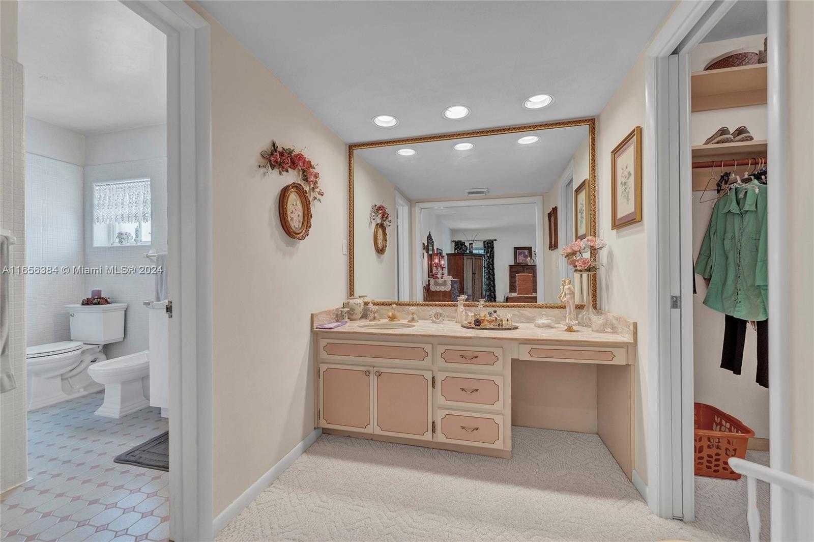 Small Image of 19400 SOUTH WEST 232ND ST, Miami Number 23