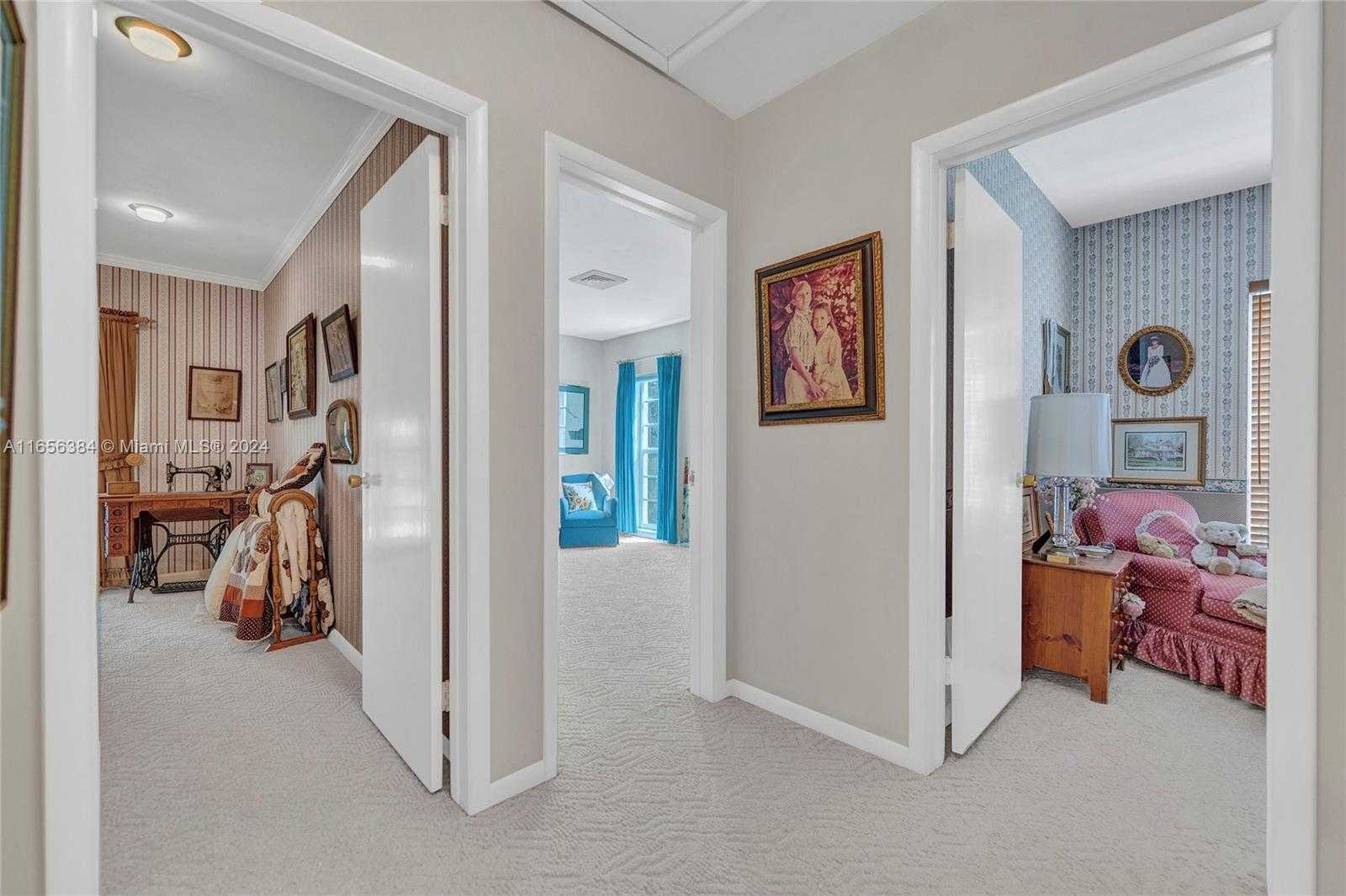 Small Image of 19400 SOUTH WEST 232ND ST, Miami Number 30