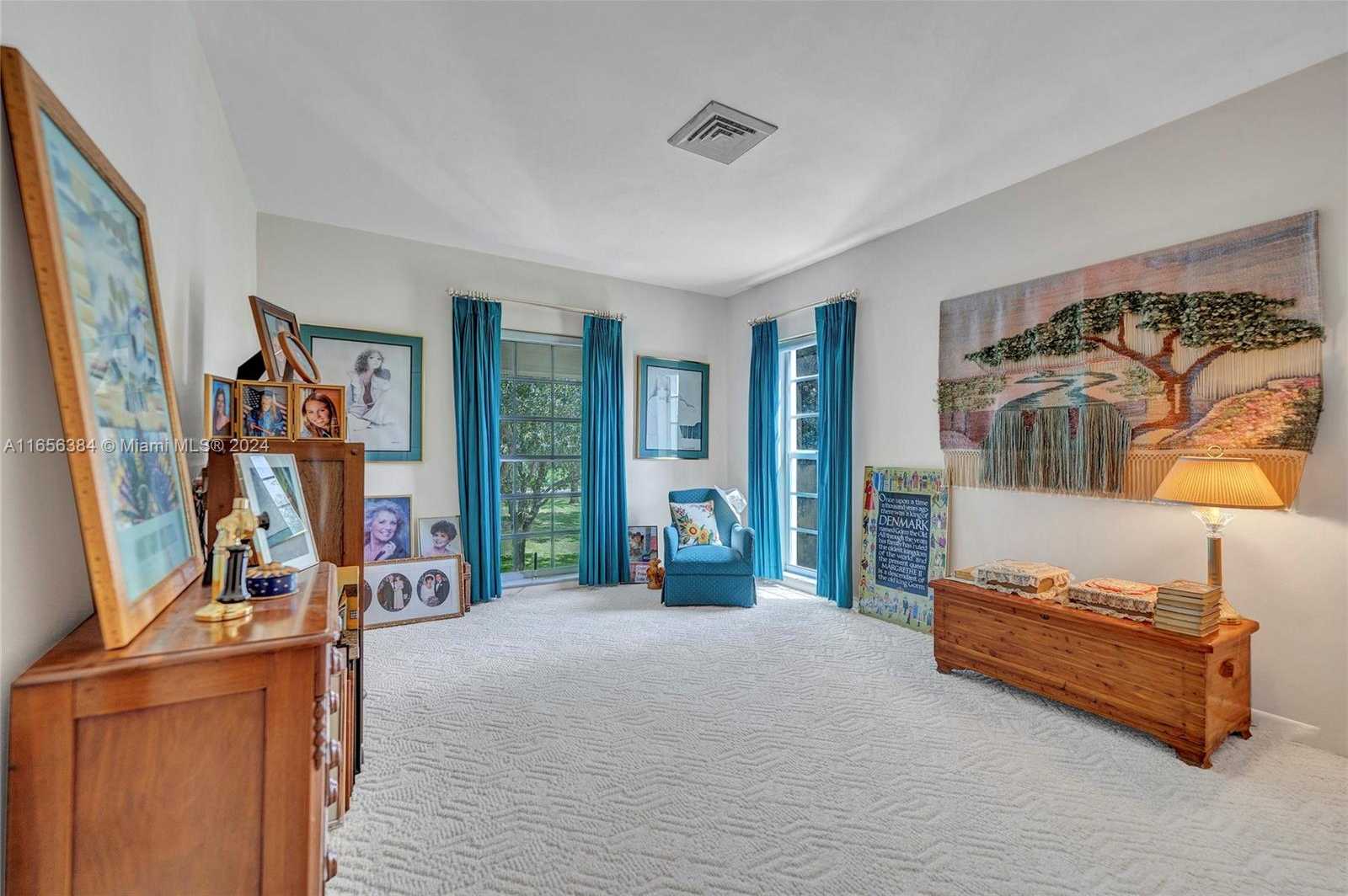 Small Image of 19400 SOUTH WEST 232ND ST, Miami Number 31