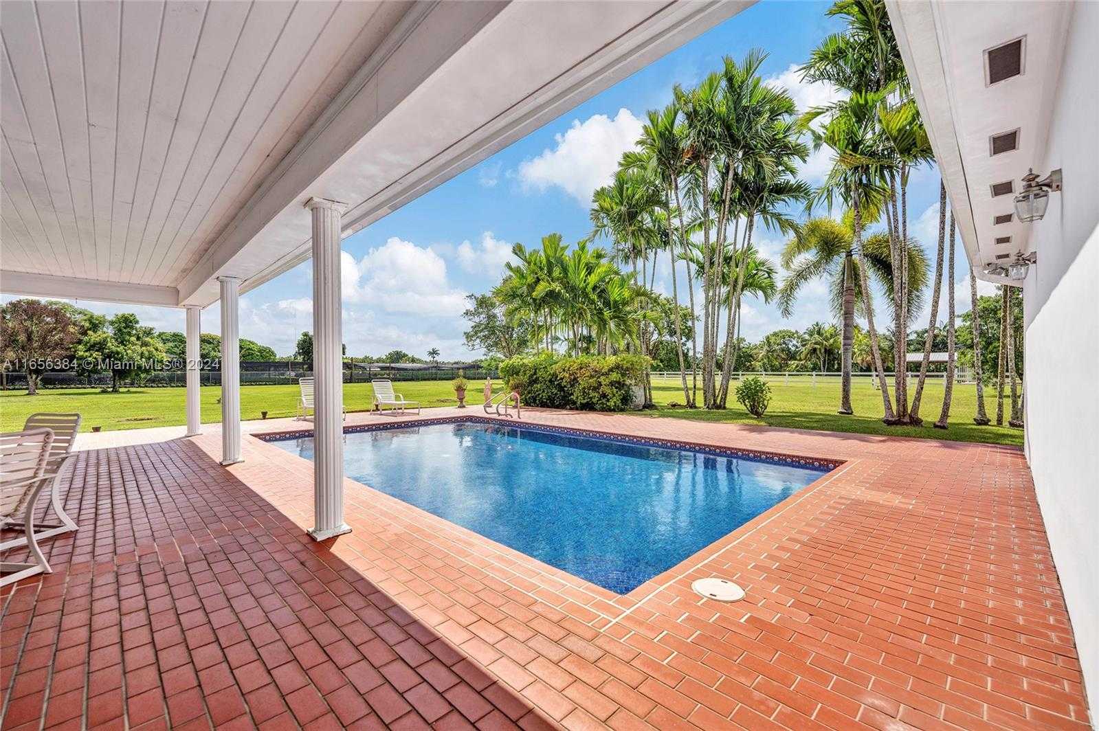 Small Image of 19400 SOUTH WEST 232ND ST, Miami Number 36