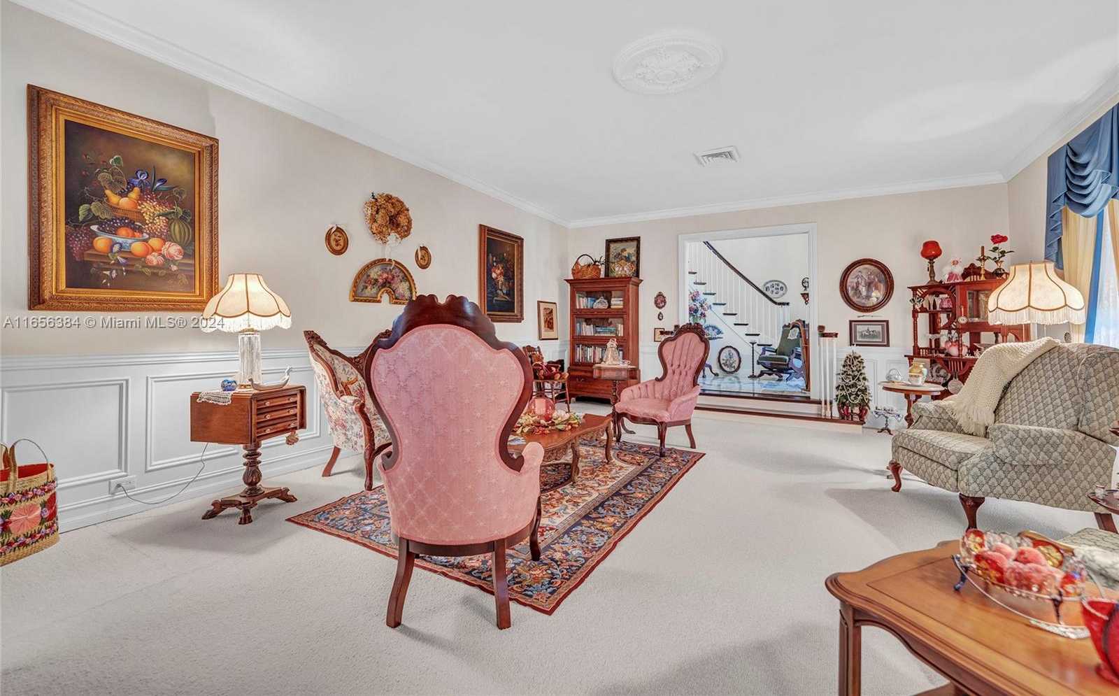 Small Image of 19400 SOUTH WEST 232ND ST, Miami Number 4