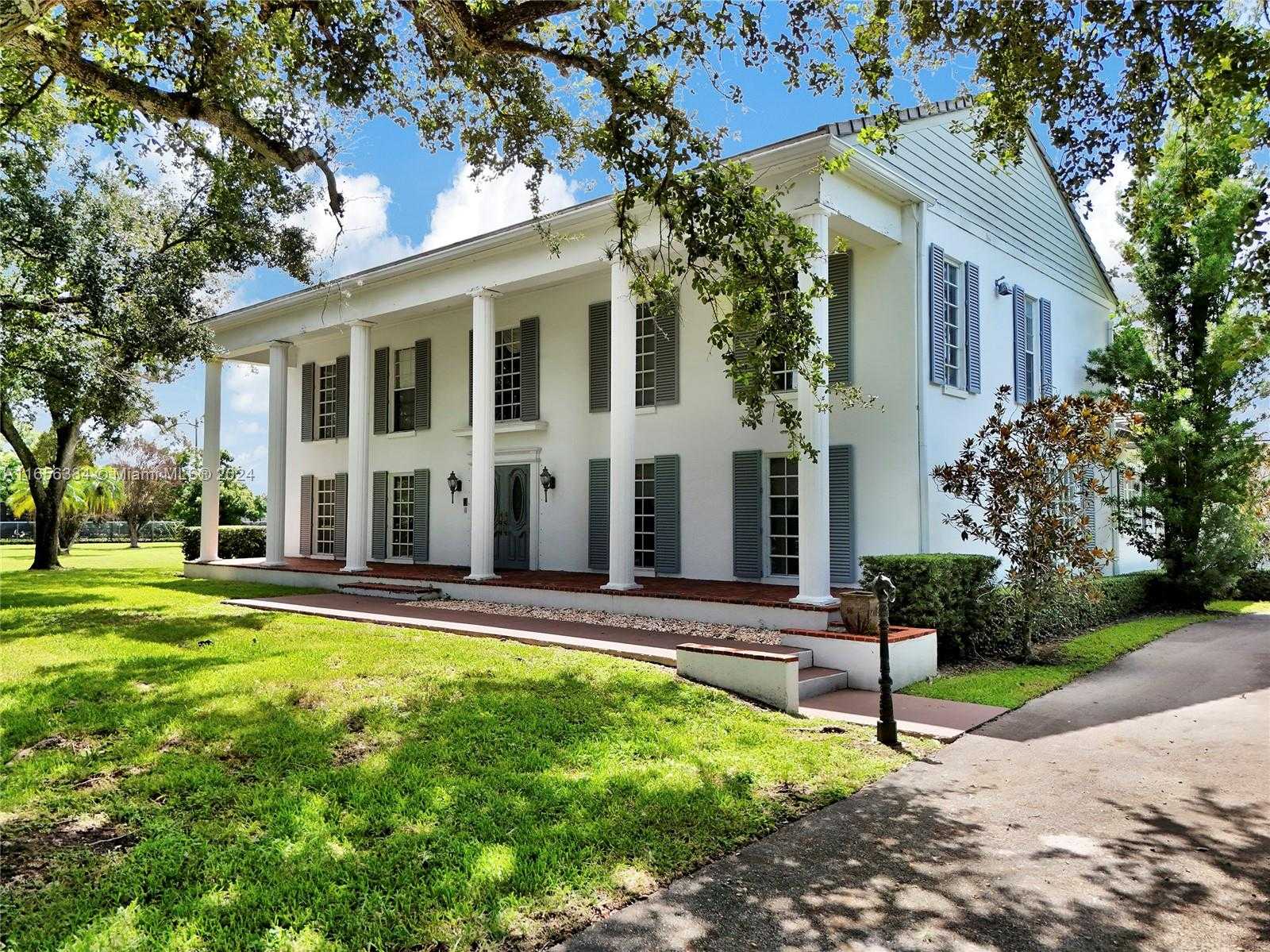 Small Image of 19400 SOUTH WEST 232ND ST, Miami Number 48