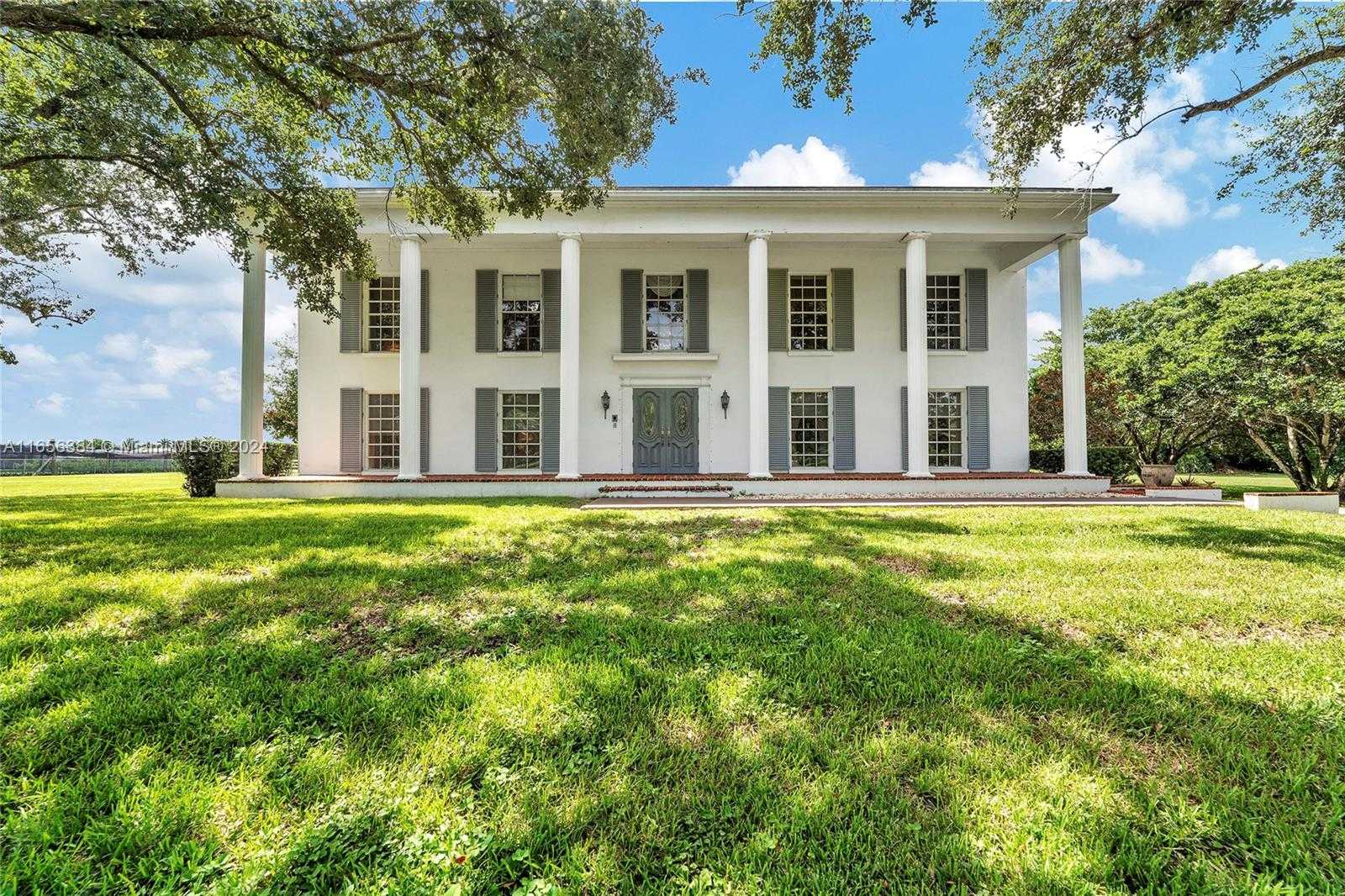Small Image of 19400 SOUTH WEST 232ND ST, Miami Number 49
